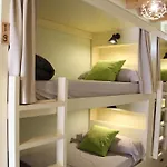 El De Herrera Hostel *
