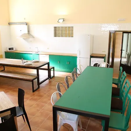 El De Herrera Hostel *