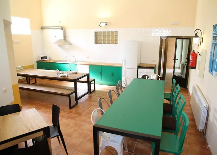 El De Herrera Hostel *