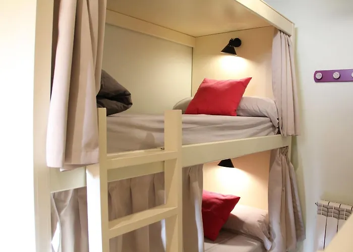 El De Herrera بيت شباب *