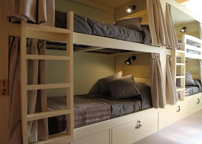 El De Herrera بيت شباب Herrera de Pisuerga