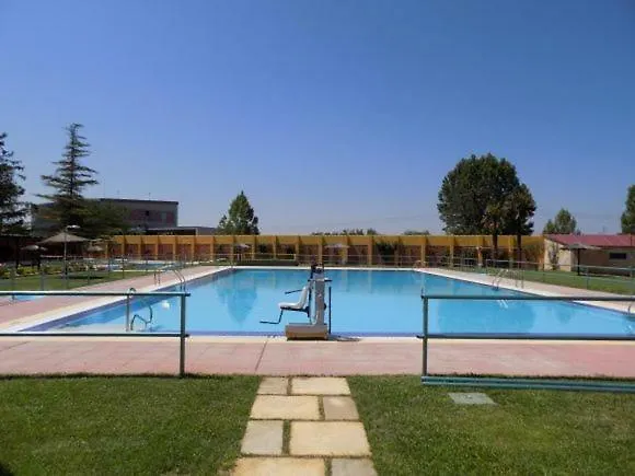 El De Herrera بيت شباب Herrera de Pisuerga